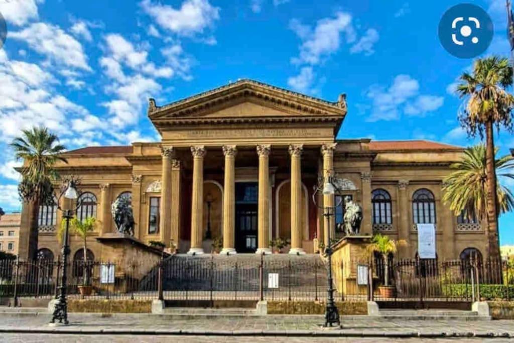 Politeama Suite In The Heart Of The City Palermo Exterior photo